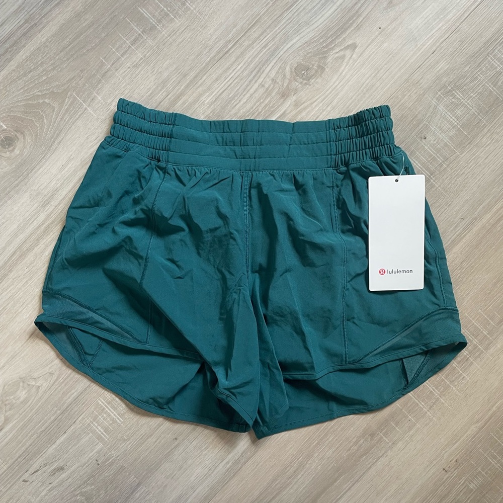 NWT Lululemon sold out Hotty Hot Shorts 4”